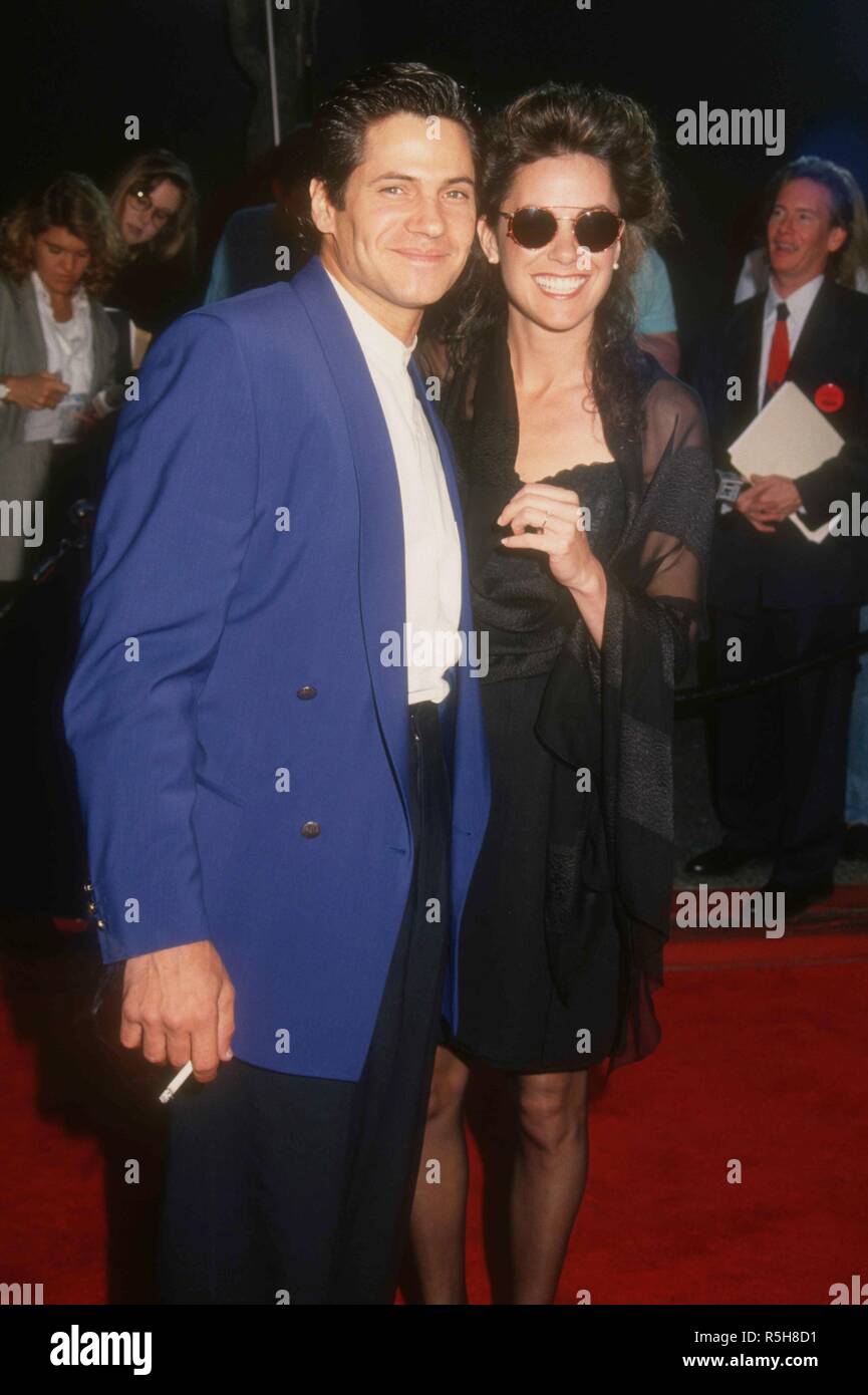 UNIVERSAL CITY, CA - 9 mars : l'Acteur Thomas Calabro et Elizabeth Pryor assister à la 19e People's Choice Awards le 9 mars 1993 à Unversal Studios à Universal City, en Californie. Photo de Barry King/Alamy Stock Photo Banque D'Images