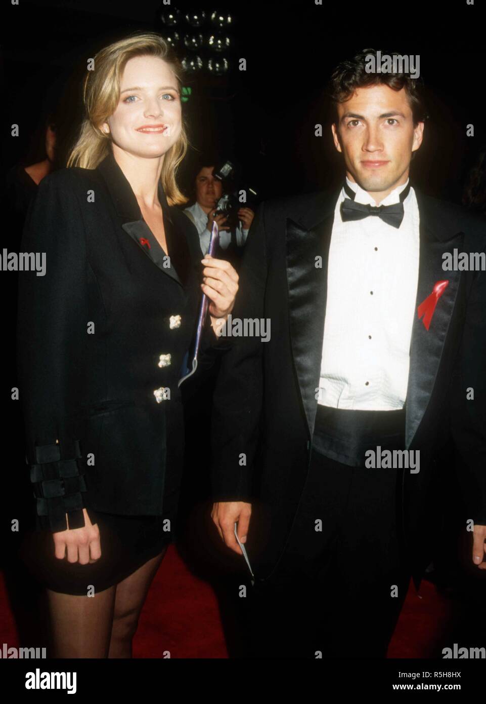 UNIVERSAL CITY, CA - 9 mars : Courtney Thorne-Smith actrice et acteur Andrew Shue assister à la 19e People's Choice Awards le 9 mars 1993 à Unversal Studios à Universal City, en Californie. Photo de Barry King/Alamy Stock Photo Banque D'Images