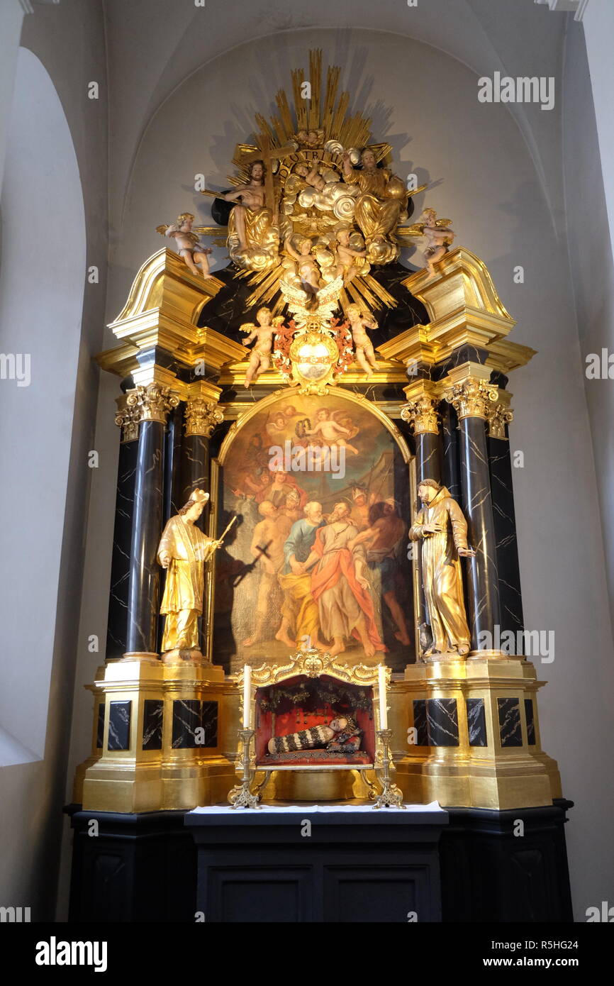 Saint Pierre et Paul autel dans l'église collégiale de Neumunster à Würzburg, Allemagne Banque D'Images