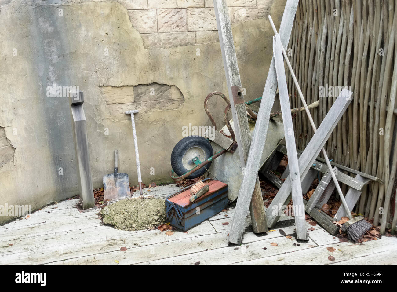 Brouette commerçant ou manoeuvre outils pour travail manuel dans l'industrie de la construction Banque D'Images
