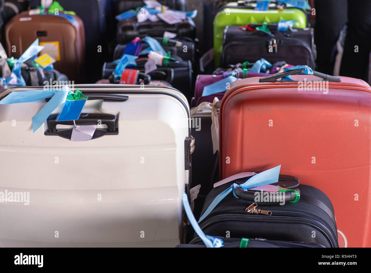 Assurance composé de grandes valises sacs à dos et sac de voyage Banque D'Images