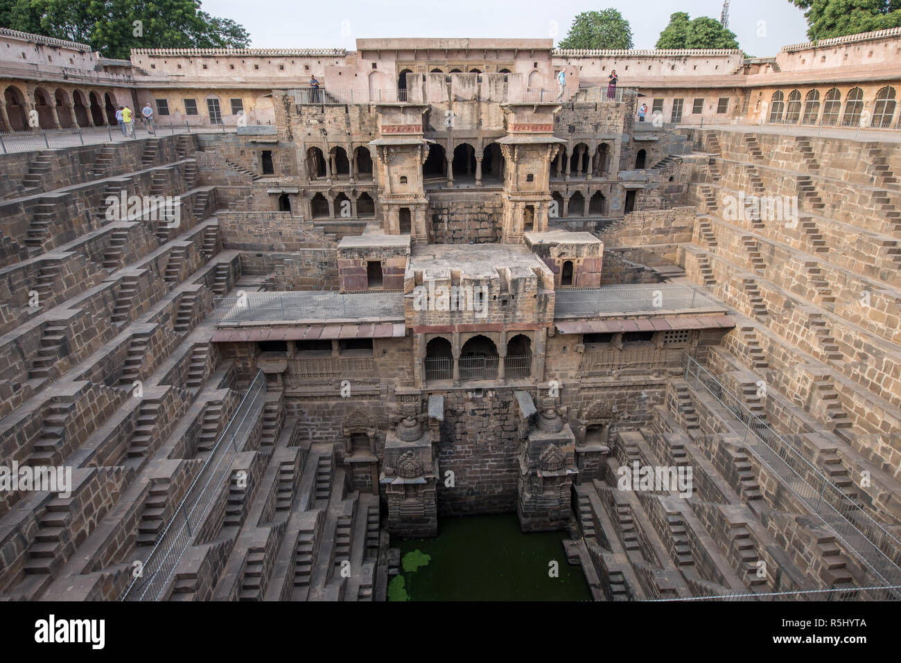 Chand Baori stepwell dans le village d'Abhaneri, Rajasthan, Inde Banque D'Images