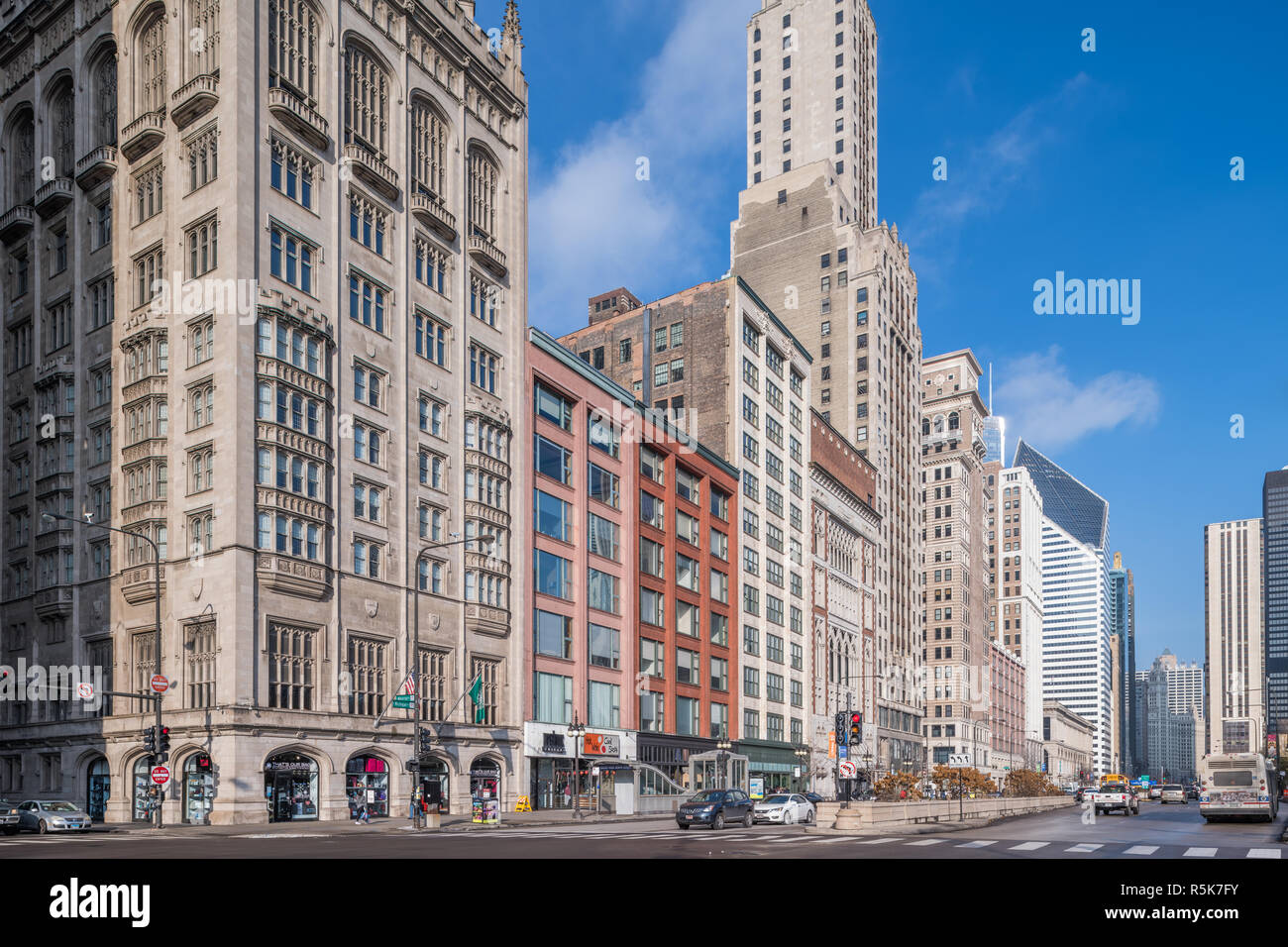 Streetwall de Michigan Avenue dans le centre-ville de Chicago Banque D'Images