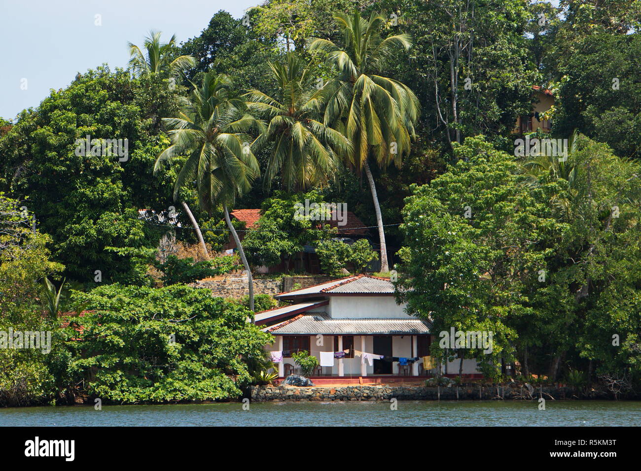 Maison sur la rivière madu au Sri Lanka Banque D'Images