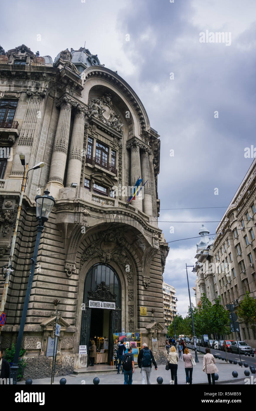 22 septembre 2017, Bucarest/Roumanie - Antiquités et boutique à la main dans un vieux bâtiment dans le centre-ville de Bucarest Banque D'Images