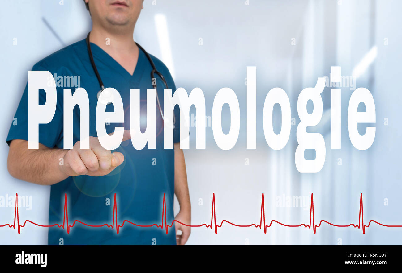 Médecin pneumologie points à viewer avec le rythme cardiaque concept Banque D'Images