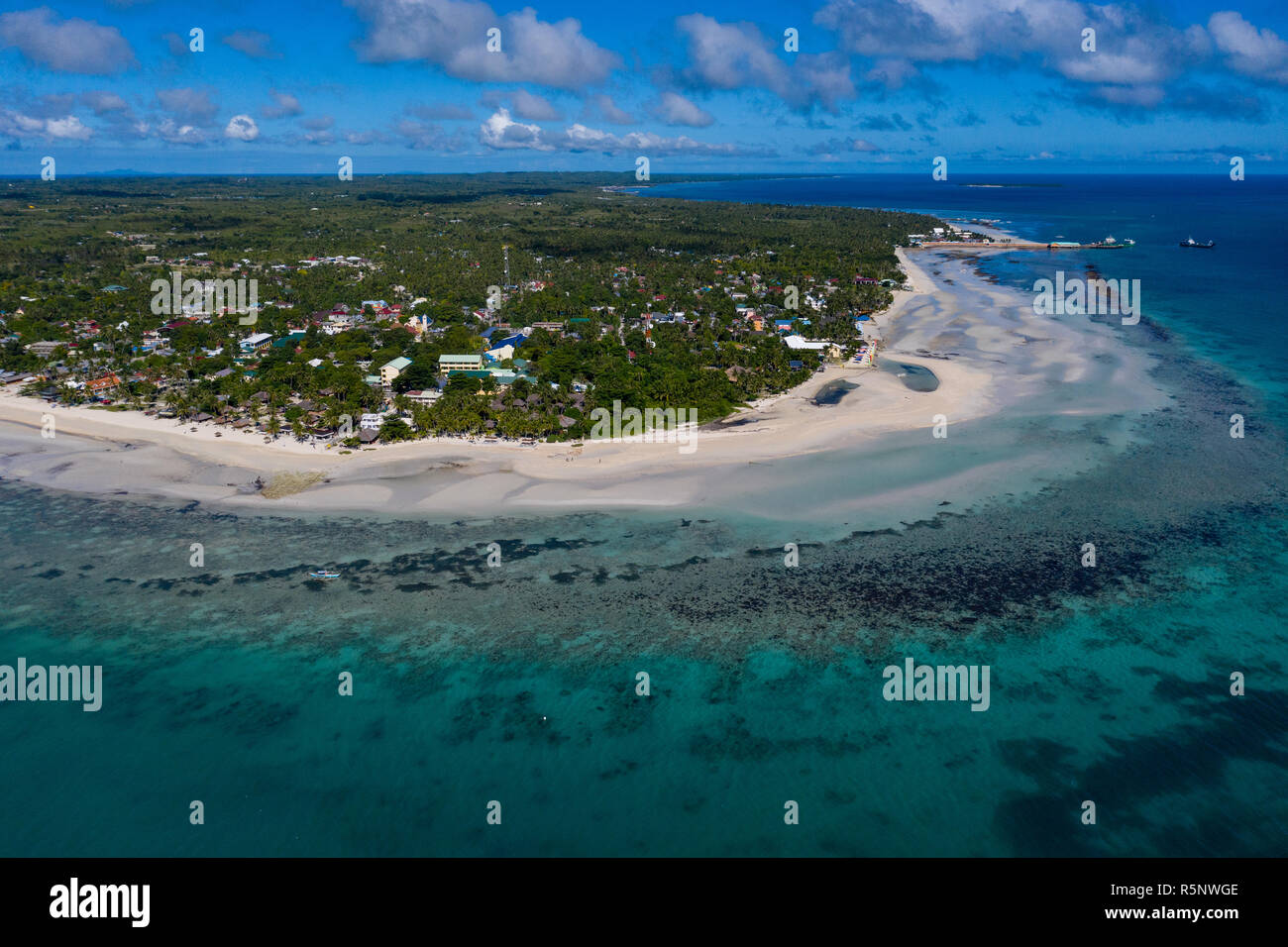 Vue aérienne de Santa Fe Beach, Bantayan Island, Cebu, Philippines. Banque D'Images