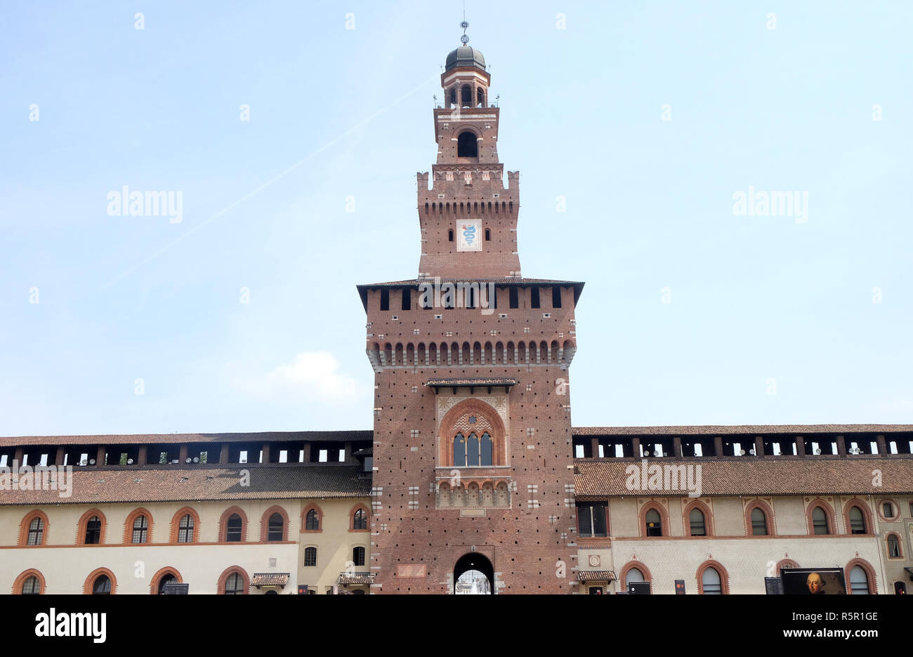 Le château des Sforza à Milan, Italie, construit au xve siècle par Francesco Sforza, duc de Milan, sur les vestiges d'une fortification du 14e siècle Banque D'Images