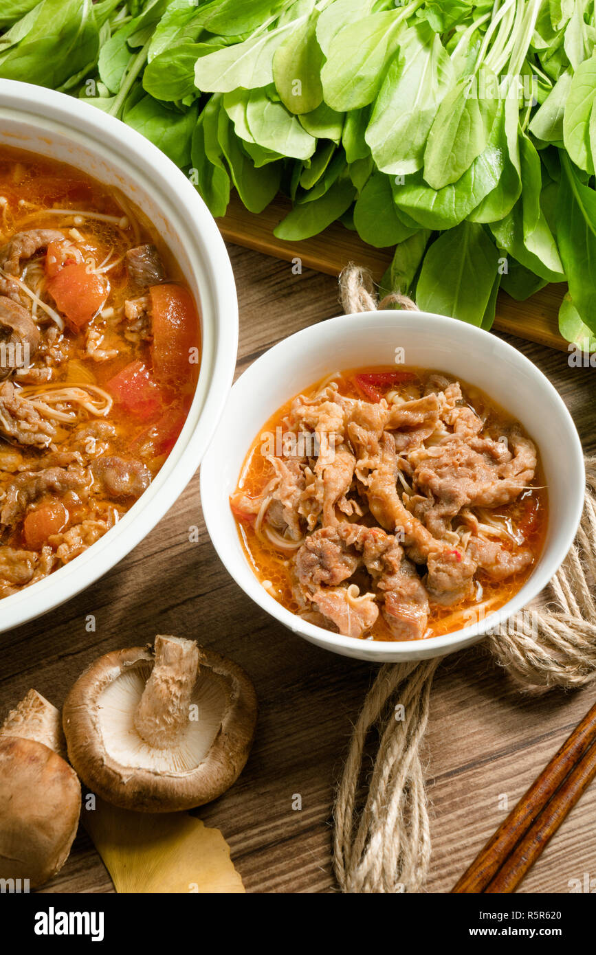 Cuisine traditionnelle, chinoise et l'aloyau aux champignons Banque D'Images