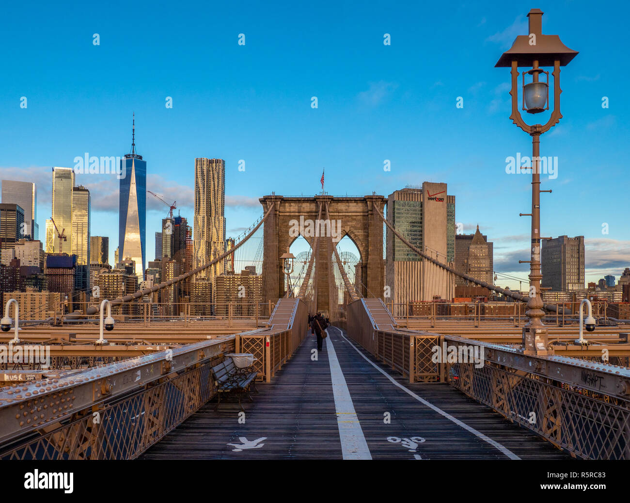 New York skyline et le pont de Brooklyn capturés à côté de Brooklyn tôt le matin à tard en novembre 2018 Banque D'Images