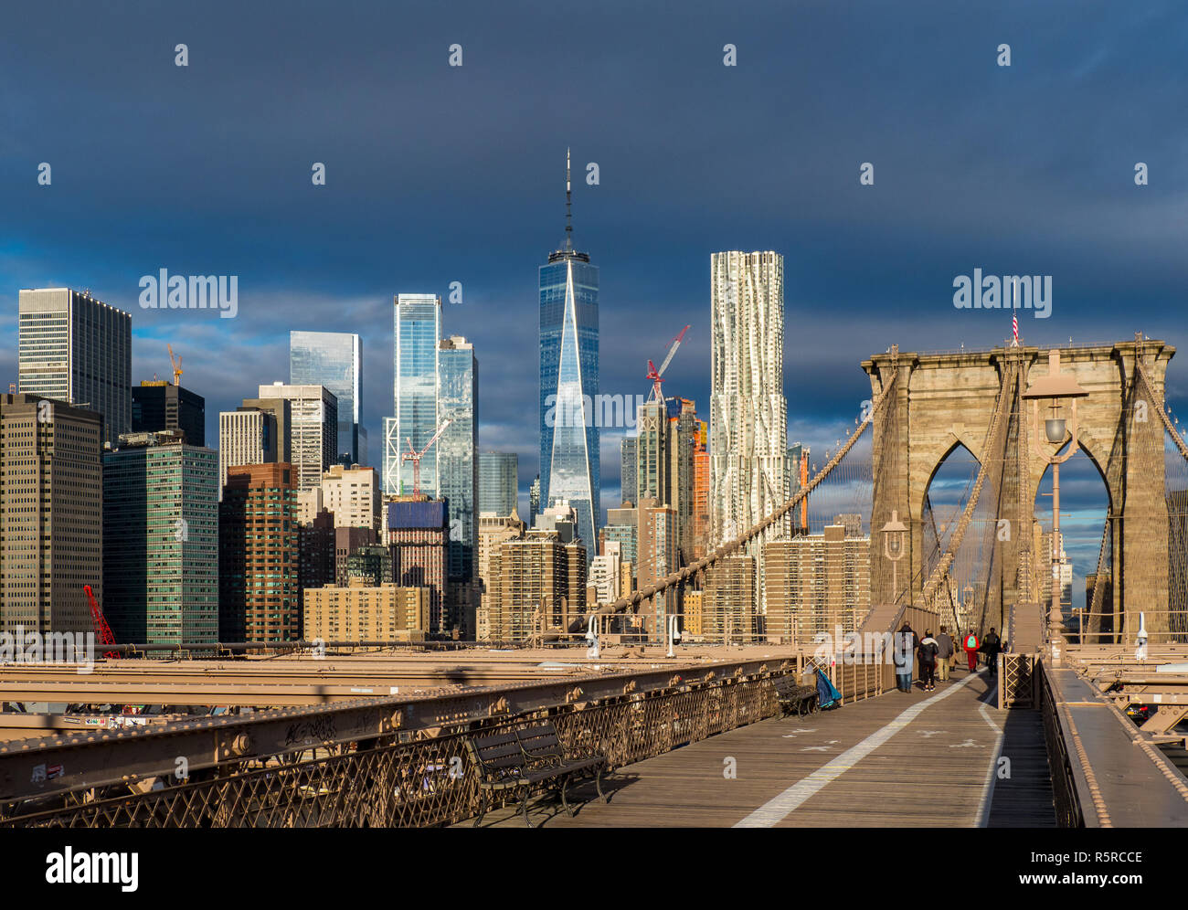 New York skyline et le pont de Brooklyn capturés à côté de Brooklyn tôt le matin à tard en novembre 2018 Banque D'Images
