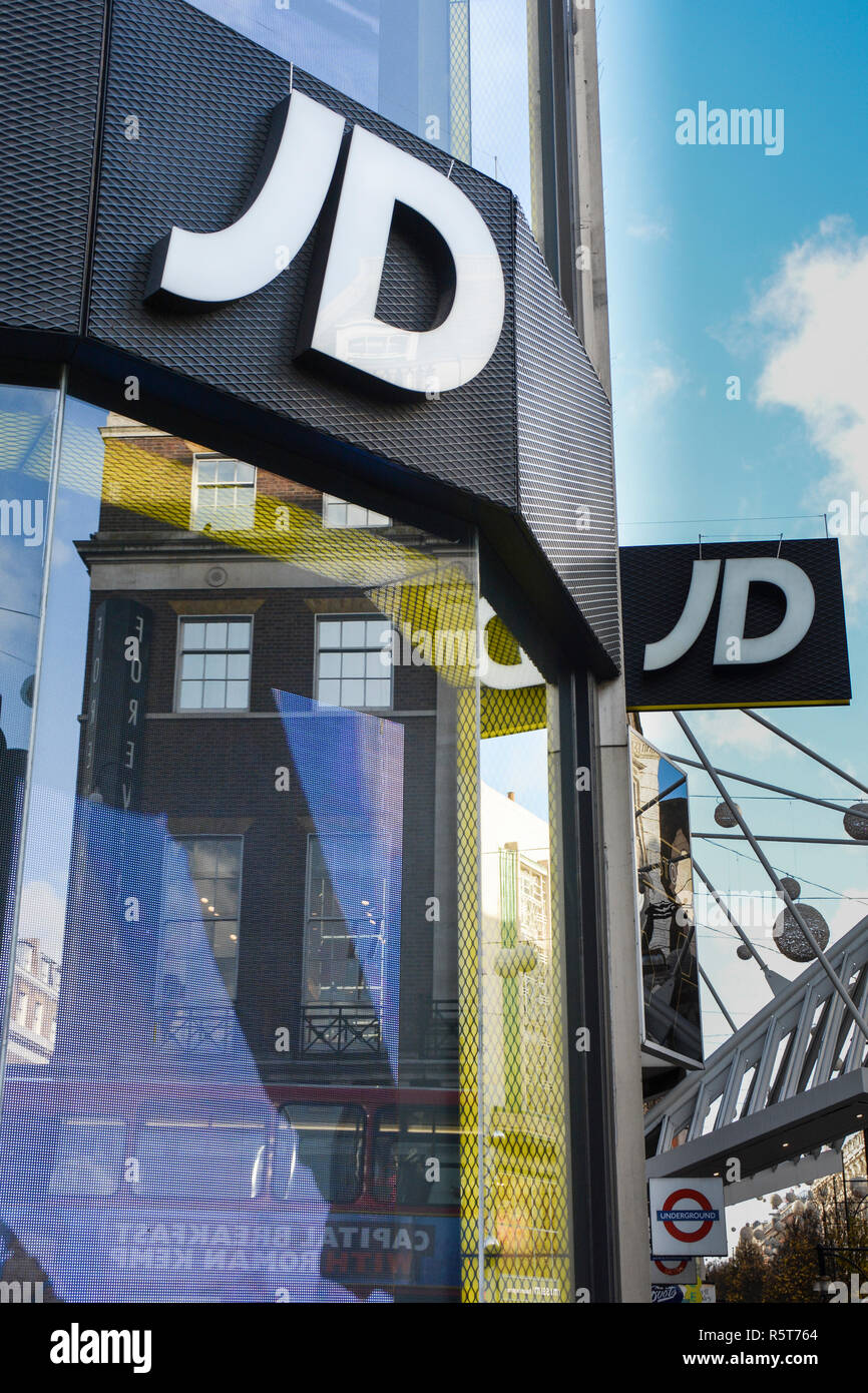 Magasin de sport JD sur Oxford Street, London, UK Banque D'Images