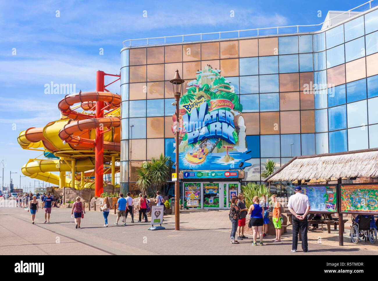 Blackpool Blackpool Royaume-Uni Sandcastle Waterpark sur South Beach South Shore Blackpool Lancashire promenade du front de mer England UK GO Europe Banque D'Images