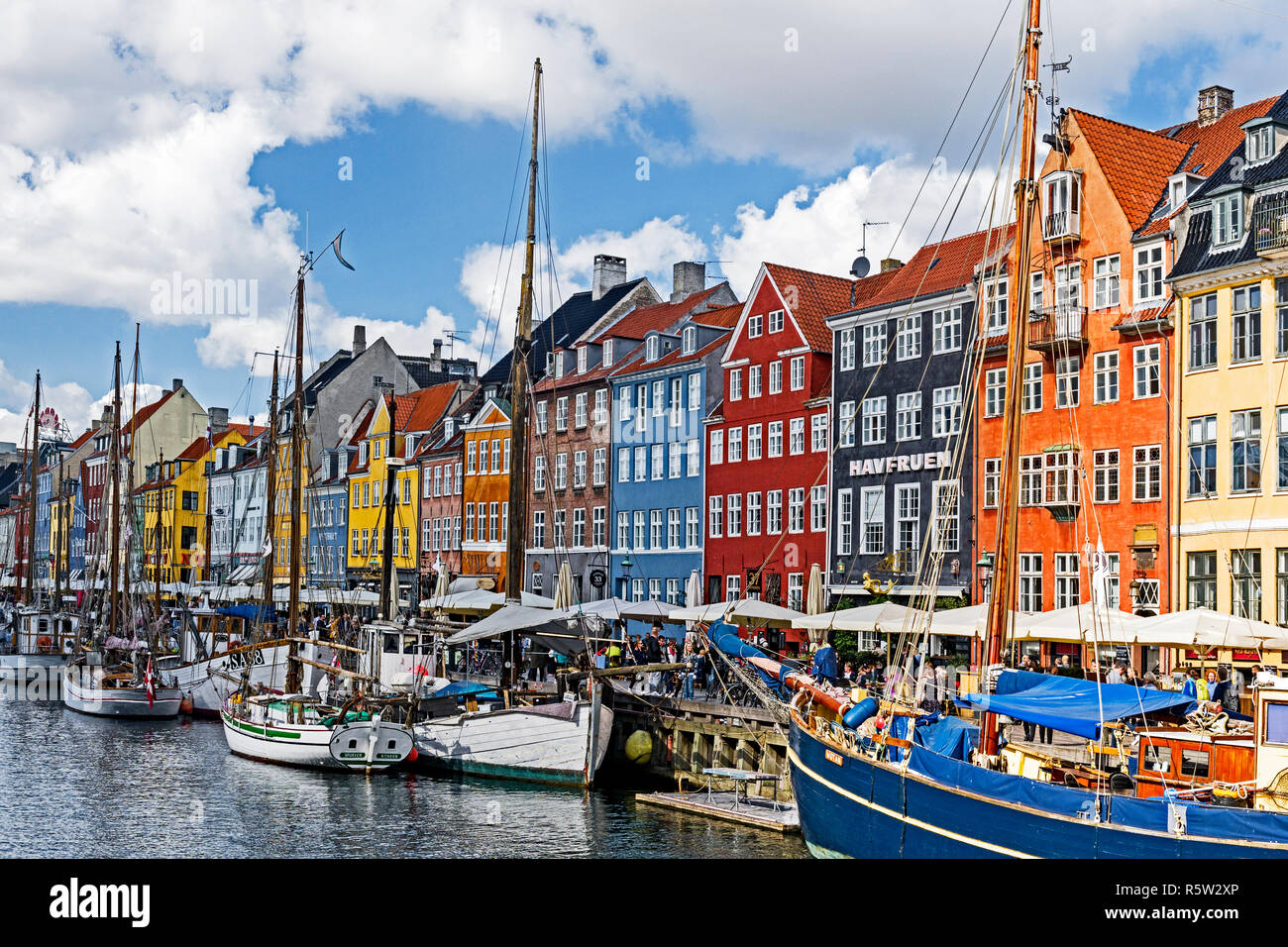 Copenhague (Danemark), Nyhavn, le vieux port de Nyhavn, vergnügungsviertel  Photo Stock - Alamy