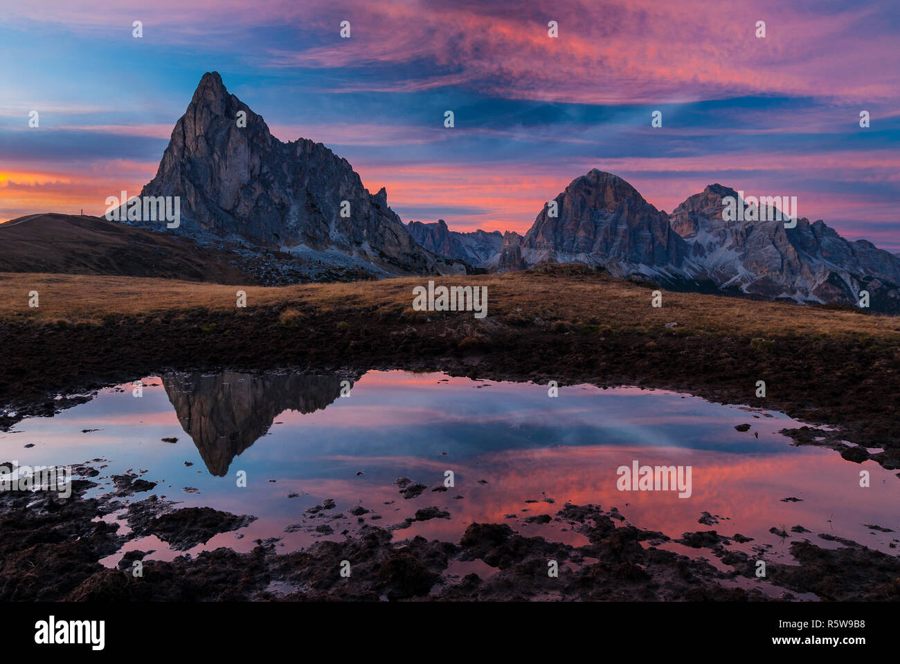 Coucher de soleil au Col Giau, Dolomites, Italie Banque D'Images