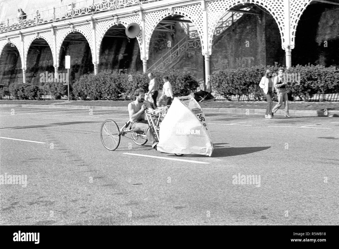 L'un d'une série de photos montrant les Brighton Location Essais de vitesse le long de front de mer de Brighton en 1981. Banque D'Images