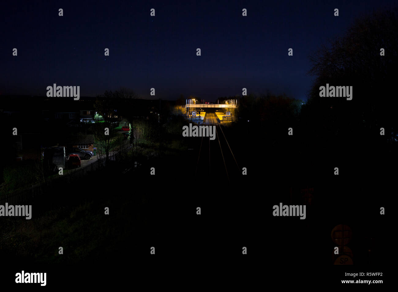 Gilberdyke gare sur une nuit sombre Banque D'Images