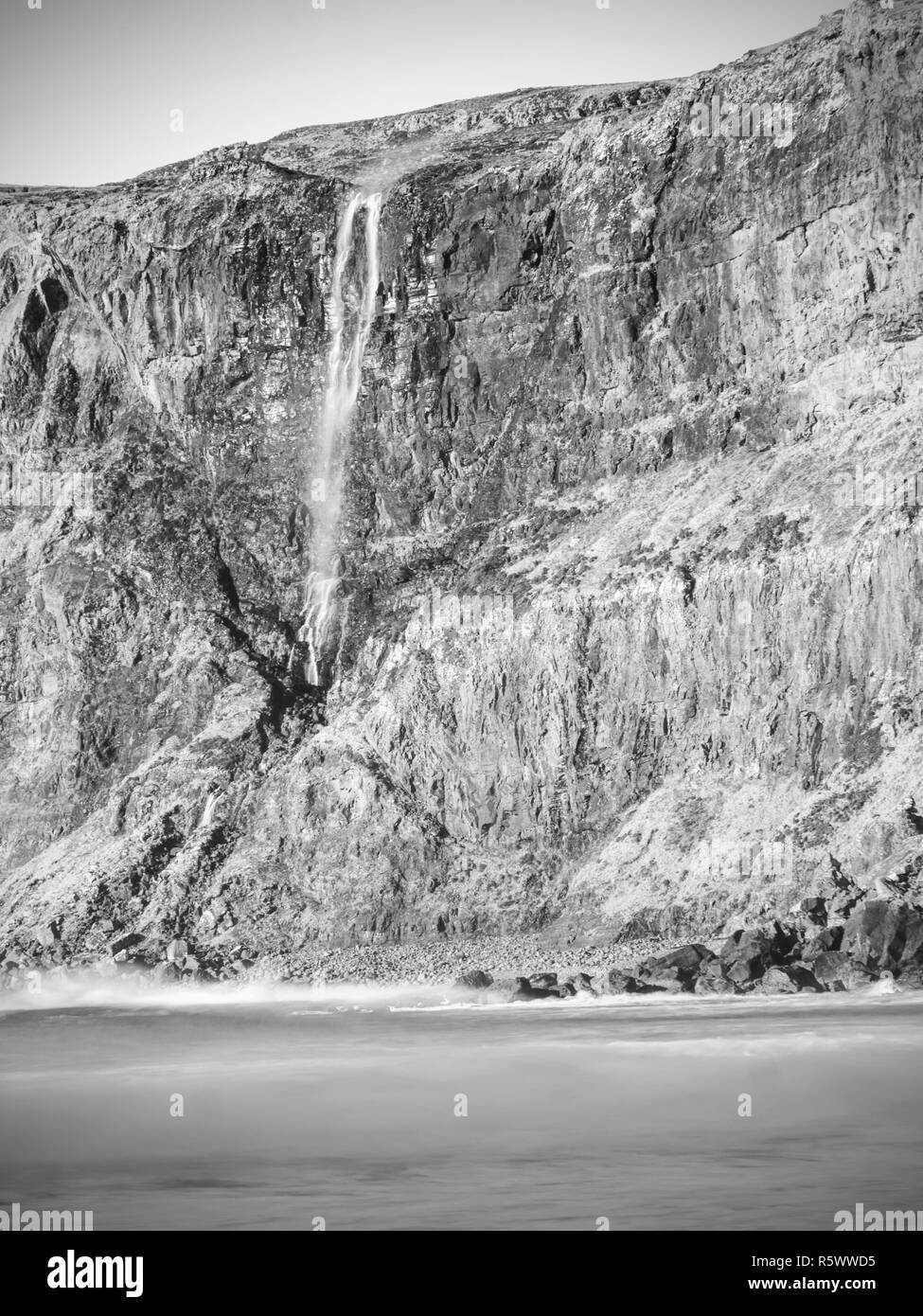 Superbe vue sur la cascade de Talisker sur l'île de Skye en Ecosse Banque D'Images