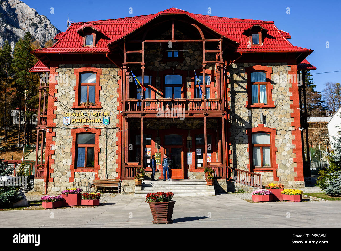 BUSTENI, Roumanie - le 9 novembre 2018. Dans l'Hôtel de Ville de Busteni Prahova Valley , Montagne Bucegi, Carpates, Roumanie Banque D'Images