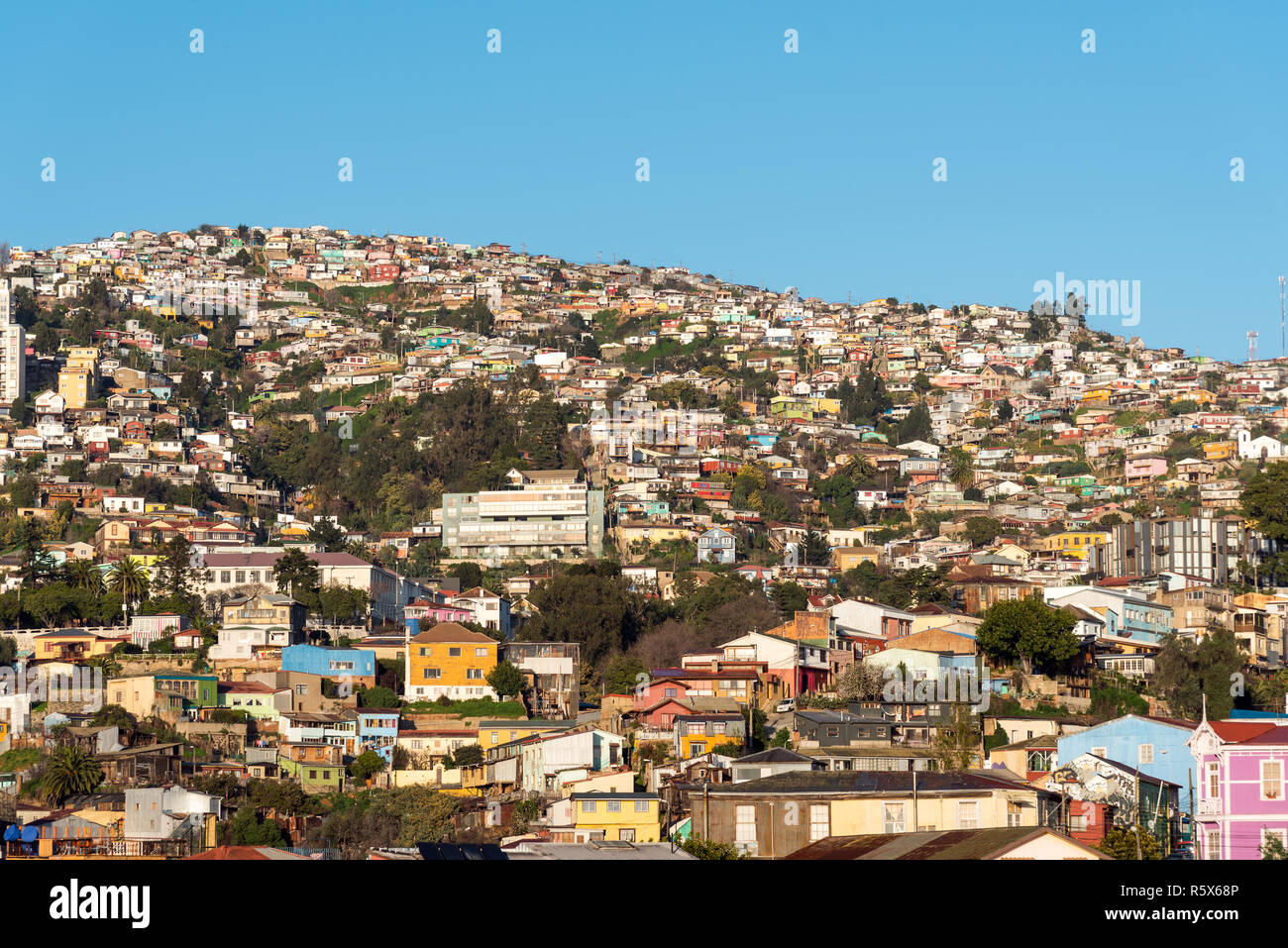 Vue sur les maisons colorées de Valparaiso au chili Banque D'Images