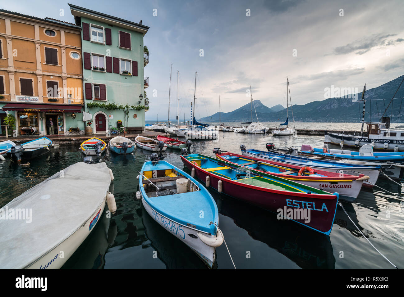 Lago, Lago di Garda, Italie, Europe. Banque D'Images