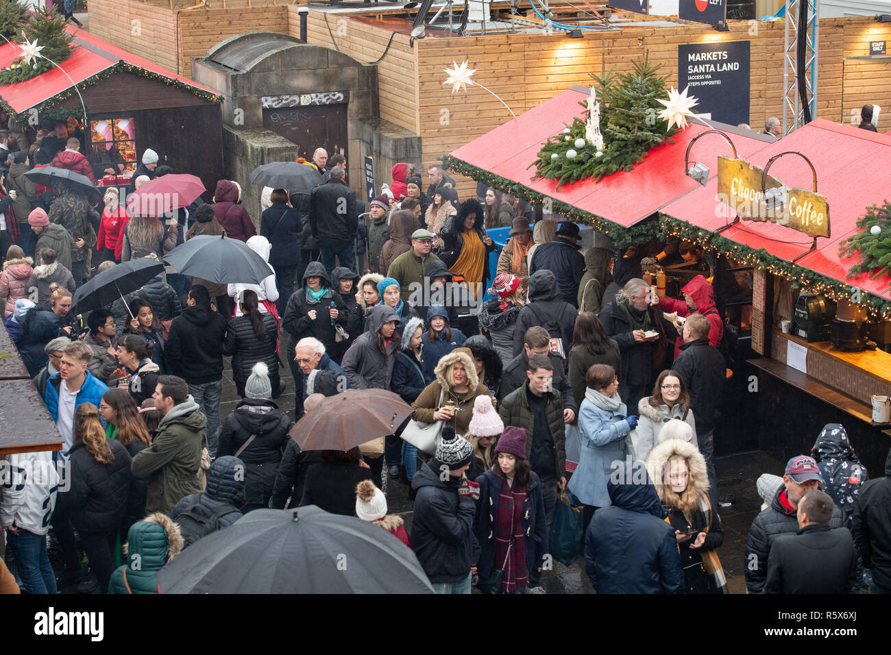 Marché de Noël d'Édimbourg, Princes Street Gardens, Noël, les foules, l'engorgement Banque D'Images