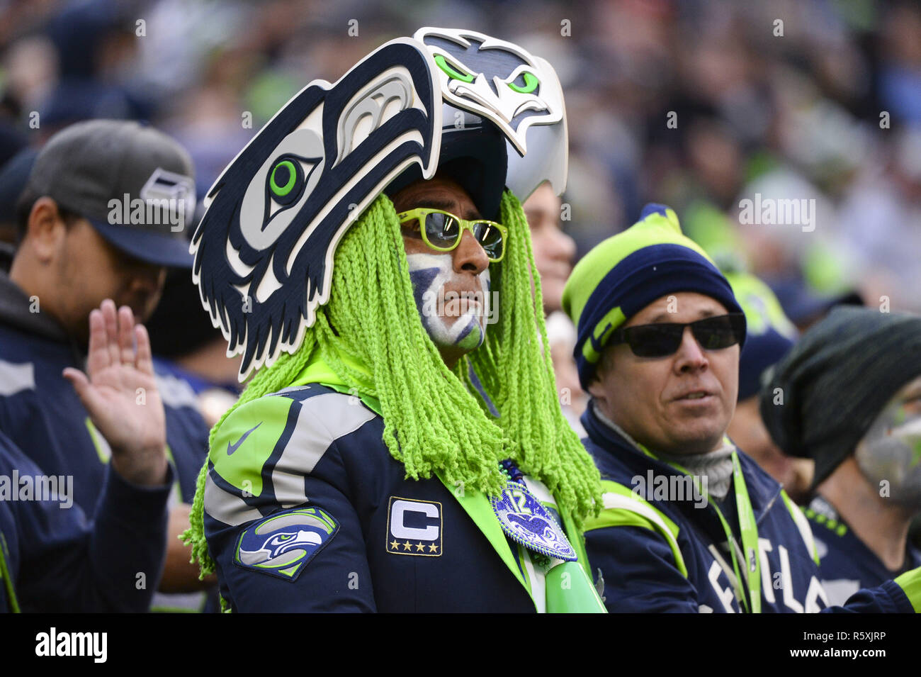 Seattle, Washington, USA. 2 Décembre, 2018. NFL 2018 - Un ventilateur Seahawk ressemble lors d'un match de la NFL entre San Francisco et Seattle au siècle Lien Field à Seattle, WA. Crédit : Jeff Halstead/ZUMA/Alamy Fil Live News Banque D'Images