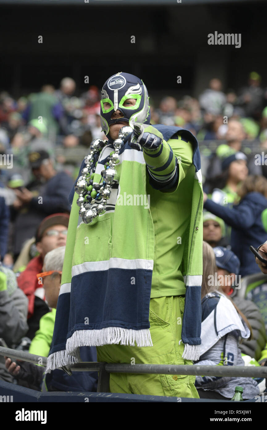 Seattle, Washington, USA. 2 Décembre, 2018. NFL 2018 - Seahawk fans en action avant un match de la NFL entre San Francisco et Seattle au siècle Lien Field à Seattle, WA. Crédit : Jeff Halstead/ZUMA/Alamy Fil Live News Banque D'Images