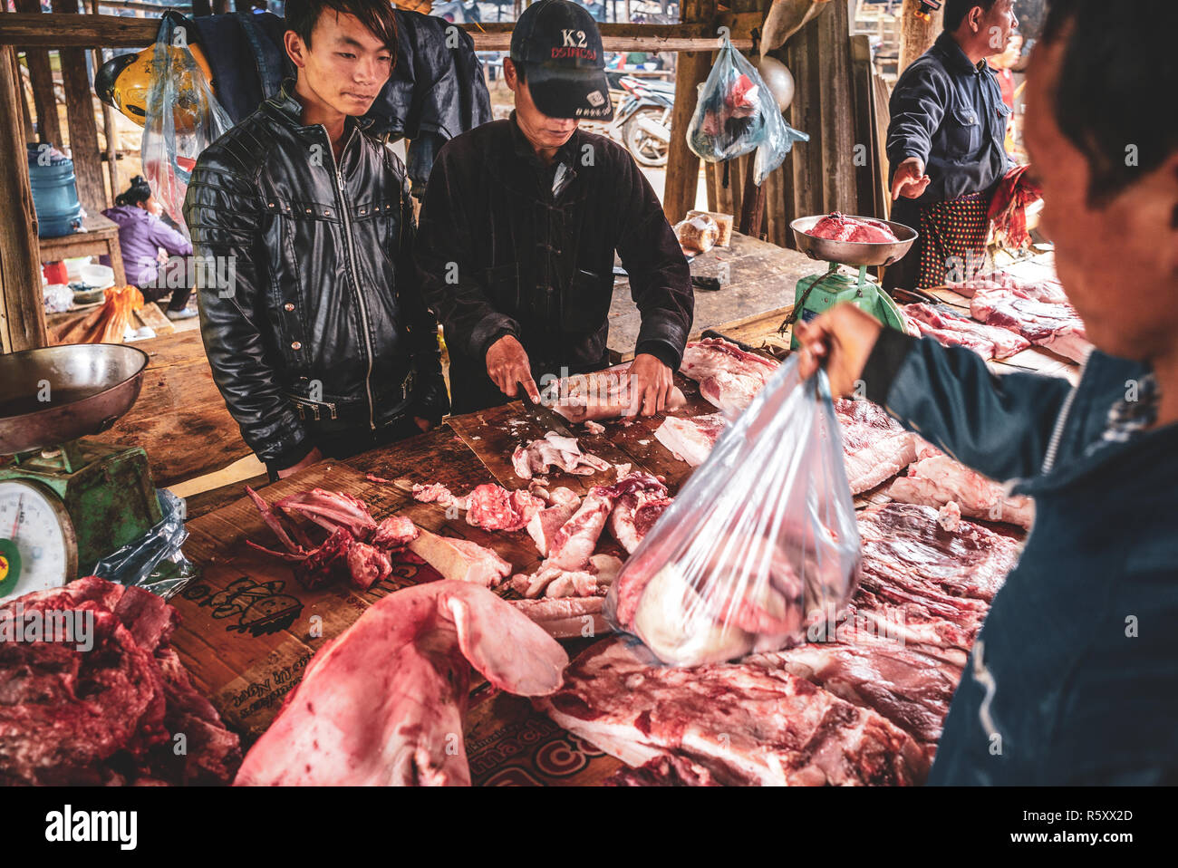 Scènes du marché CAN Cau dans le nord de Vietnam Banque D'Images