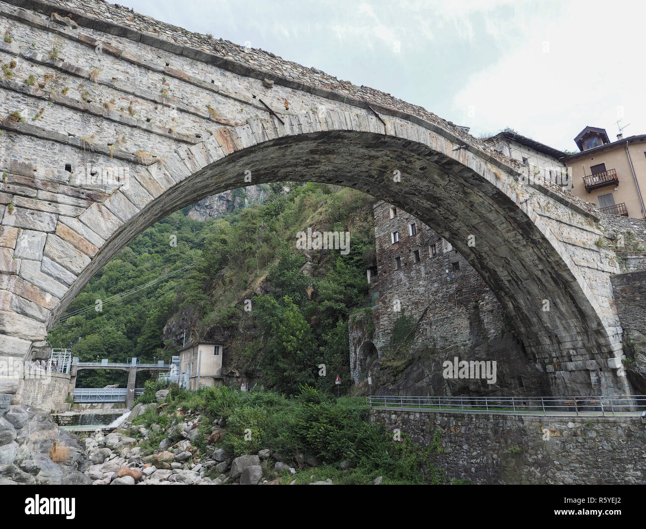 Pont Romain à Pont Saint Martin Banque D'Images