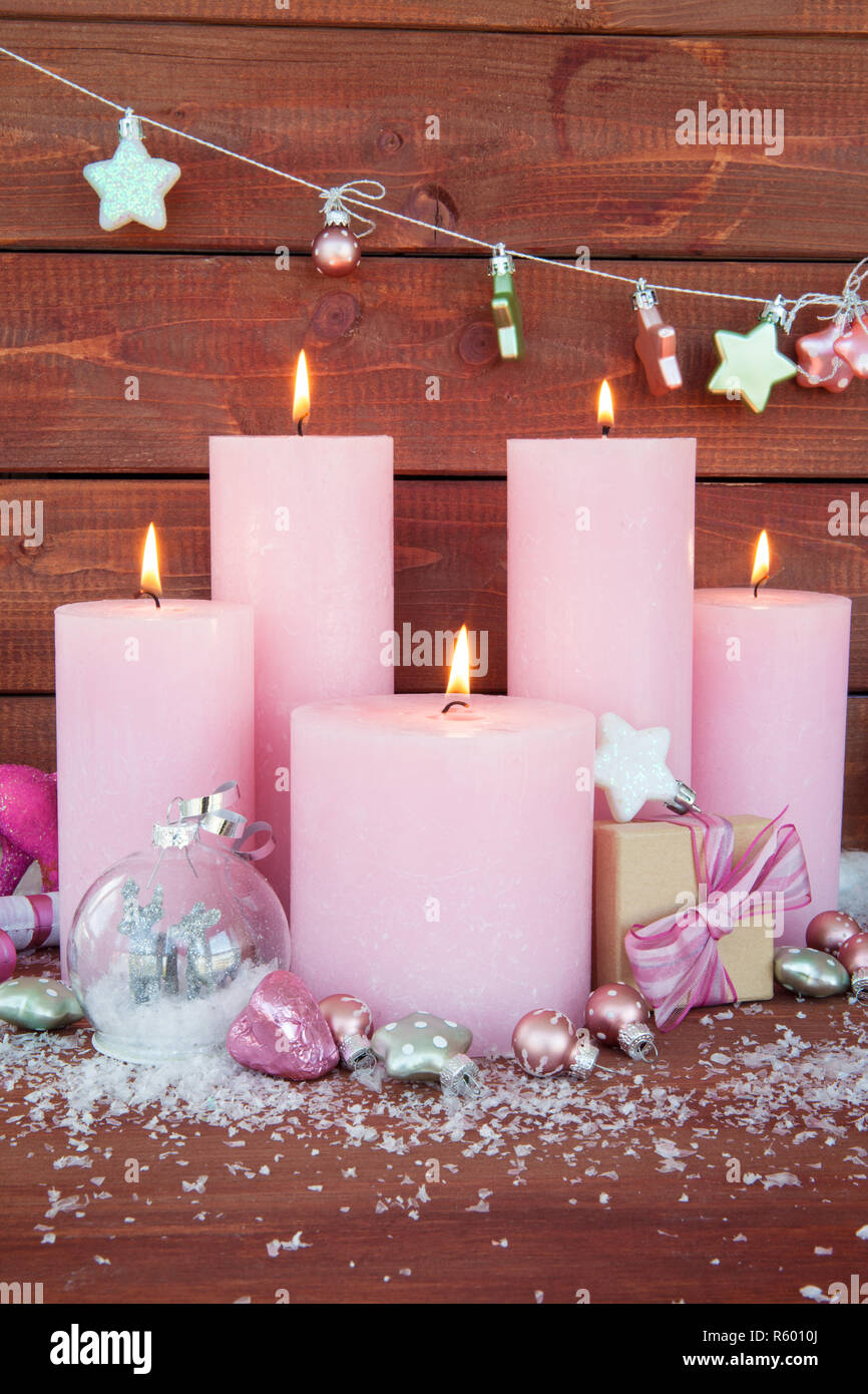 Joyeux noël décoration avec des bougies Photo Stock - Alamy