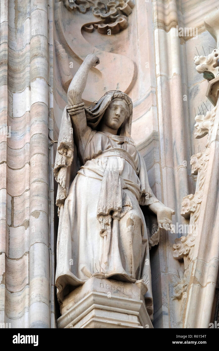 Deborah, statue sur la cathédrale de Milan, le Duomo di Santa Maria Nascente, Milan, Lombardie, Italie Banque D'Images