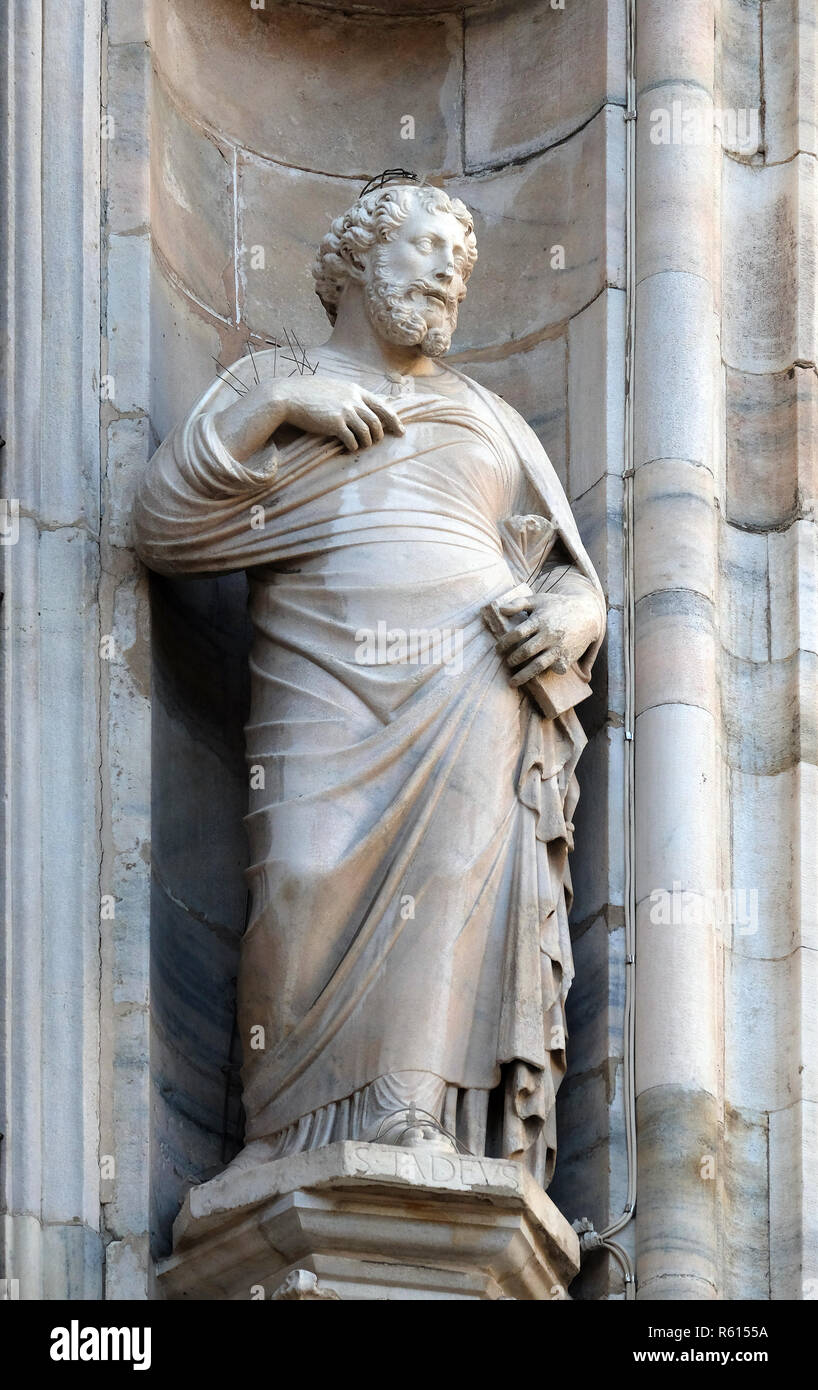 Saint Jude Thaddée, statue sur la cathédrale de Milan, le Duomo di Santa Maria Nascente, Milan, Lombardie, Italie Banque D'Images