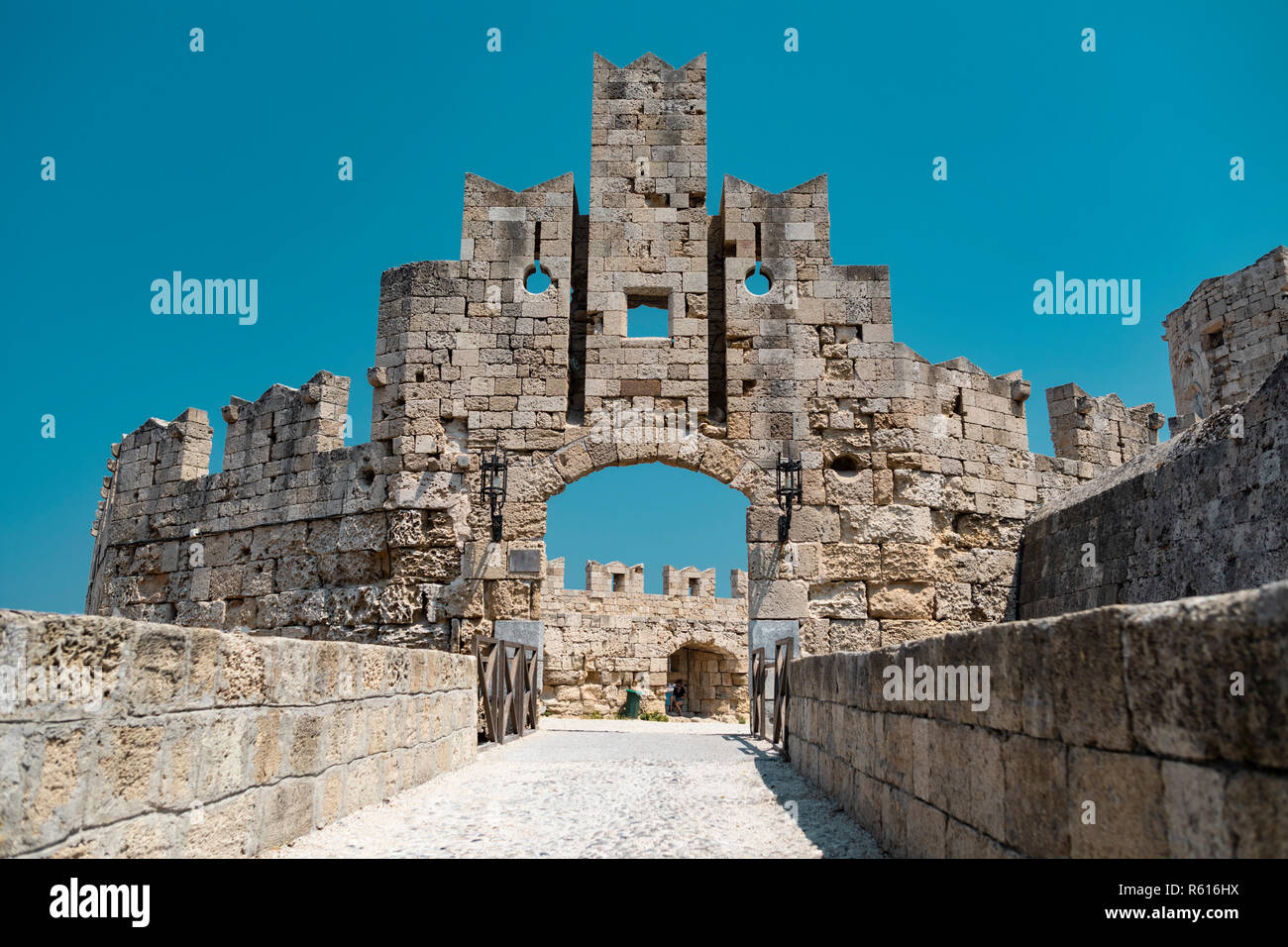 Rhodes, Grèce - Août 4, 2018 : vue des ruines appartenant au château de Rhodes, en Grèce. Banque D'Images