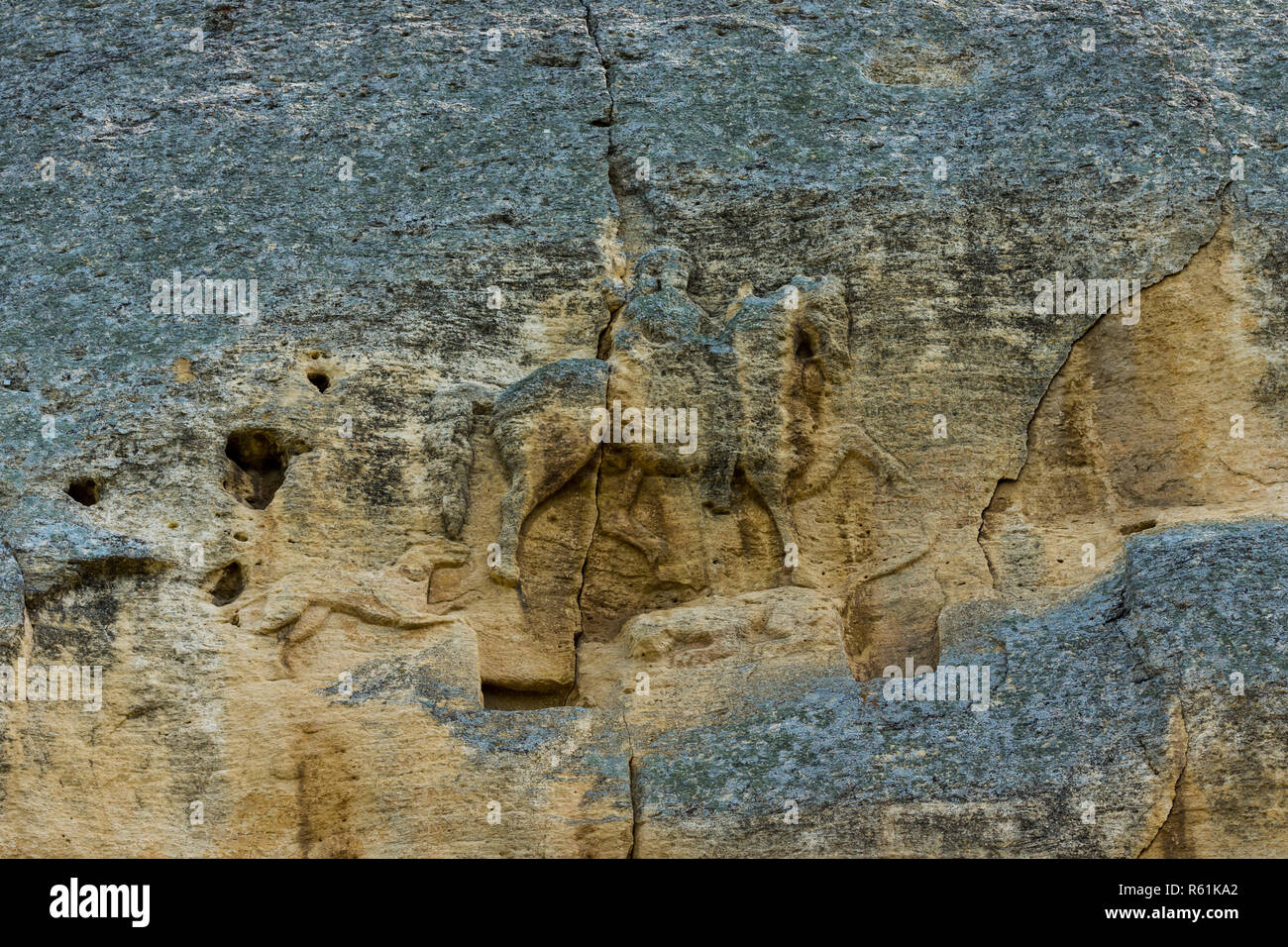 Cavalier de Madara - un monument archéologique du début du Moyen Âge (la fin du 7e siècle), une image de secours Un cavalier sculpté sur un rocher abrupt. La Bulgarie. Banque D'Images