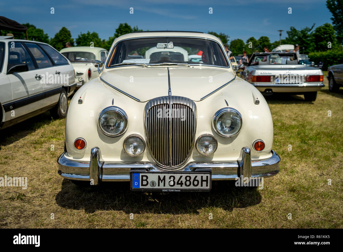 PAAREN IM GLIEN, ALLEMAGNE - le 19 mai 2018 Voiture de direction : Daimler 2.5 V8, 1966. Die Oldtimer Show 2018. Banque D'Images
