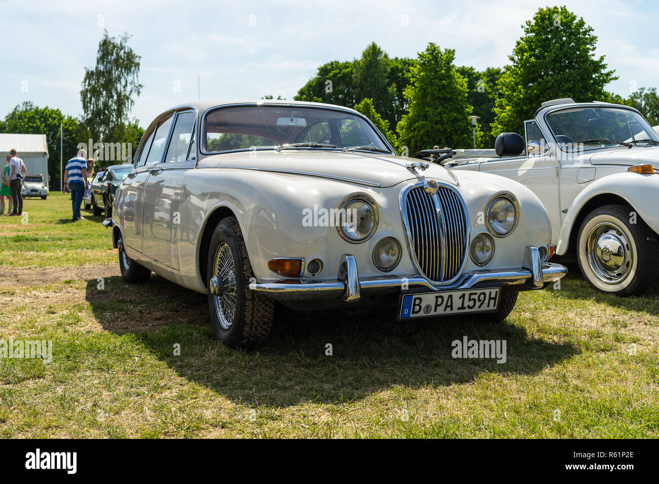 PAAREN IM GLIEN, ALLEMAGNE - le 19 mai 2018 : Sports saloon Jaguar S-Type, 1965. Die Oldtimer Show 2018. Banque D'Images