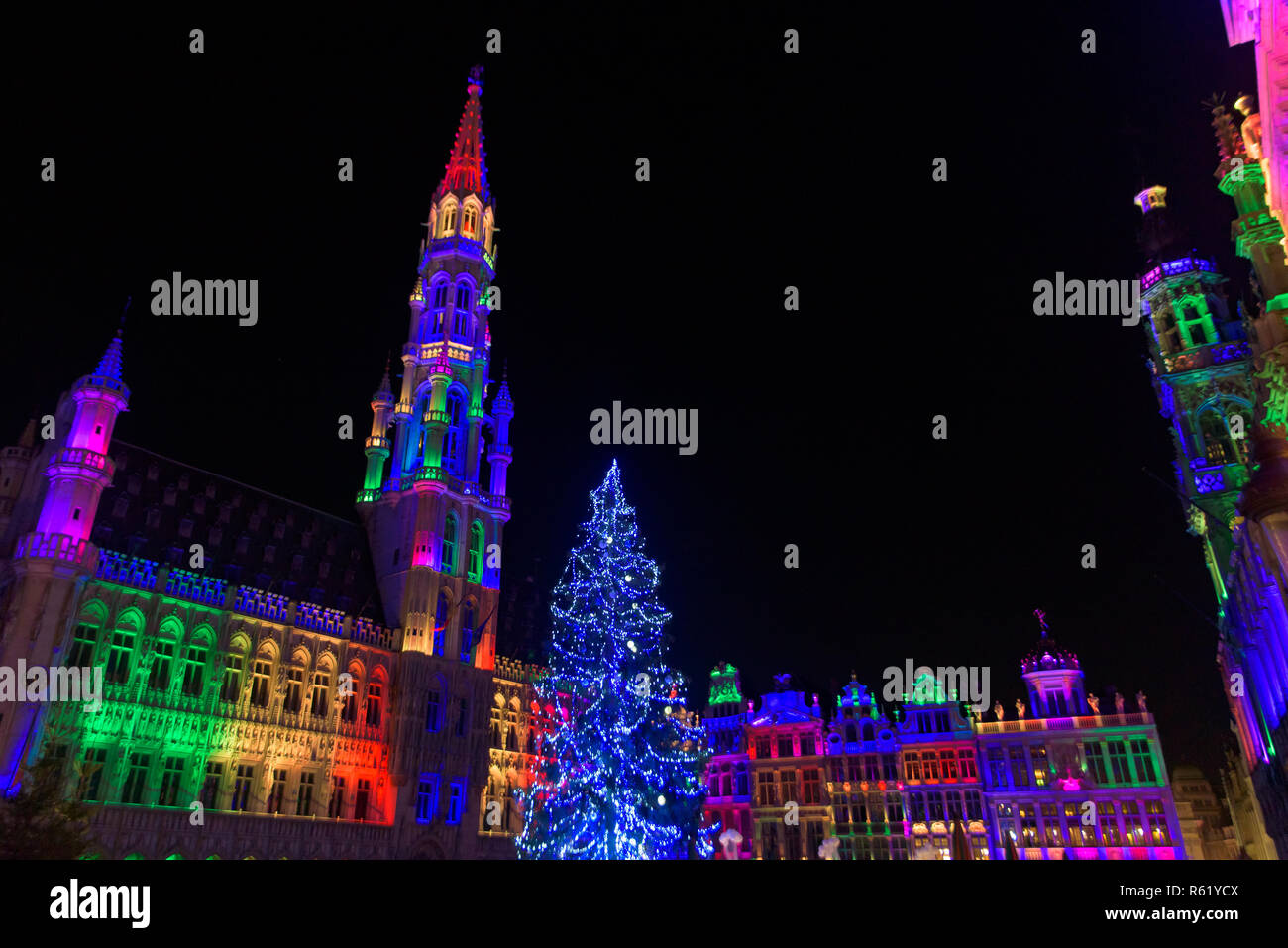 2018 Light show de marché de Noël à l'Hôtel de Ville, Grand-Place, Bruxelles, Belgique Banque D'Images