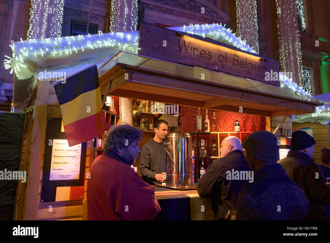 Vin chaud (vin chaud), wc séparés en 2018 Marché de Noël à Bruxelles, Belgique Banque D'Images