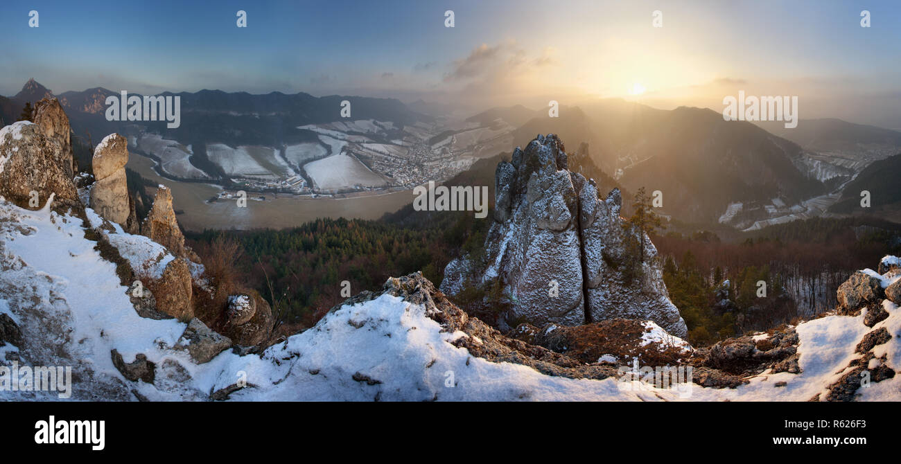 Sulov rocks at winter Banque D'Images