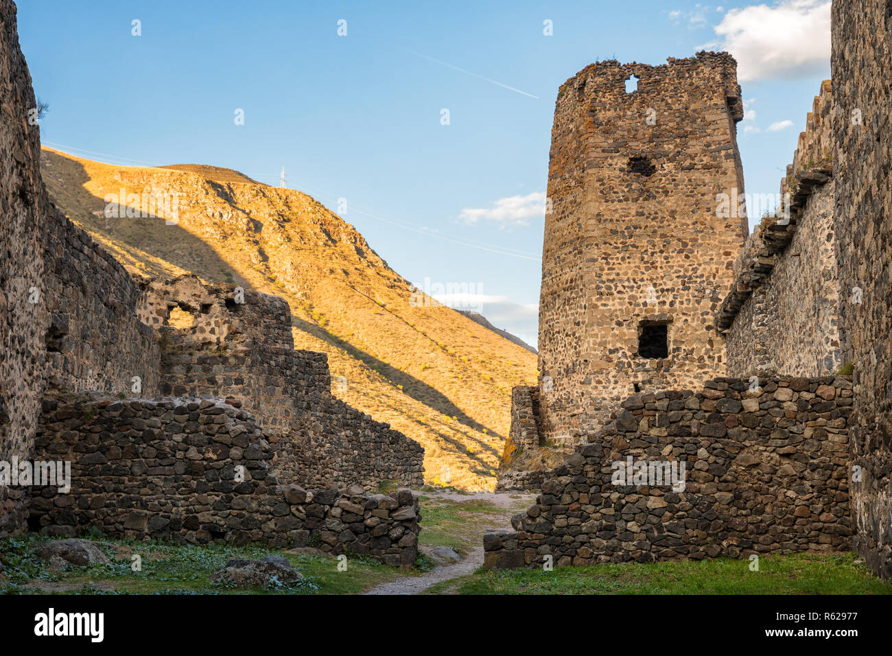 Ruines de la forteresse de Khertvisi. Tour est de la citadelle. La Géorgie Banque D'Images