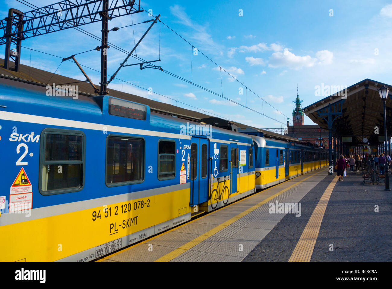 Train local entre Gdynia et Gdansk, Glowny, gare principale, Gdansk, Pologne Banque D'Images