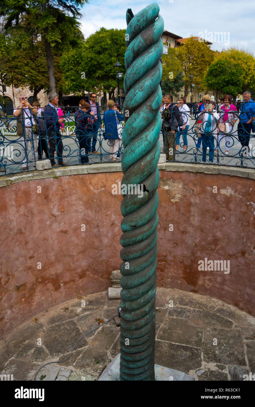 Colonne de serpent, l'Hippodrome, la place Sultanahmet, Fatih, Istanbul, Turquie, en Eurasie Banque D'Images