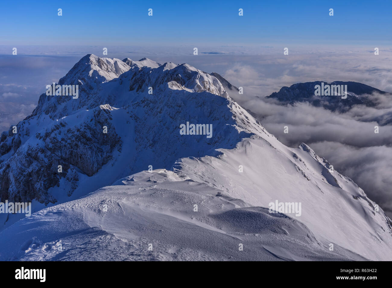 Paysage de montagne en hiver Banque D'Images