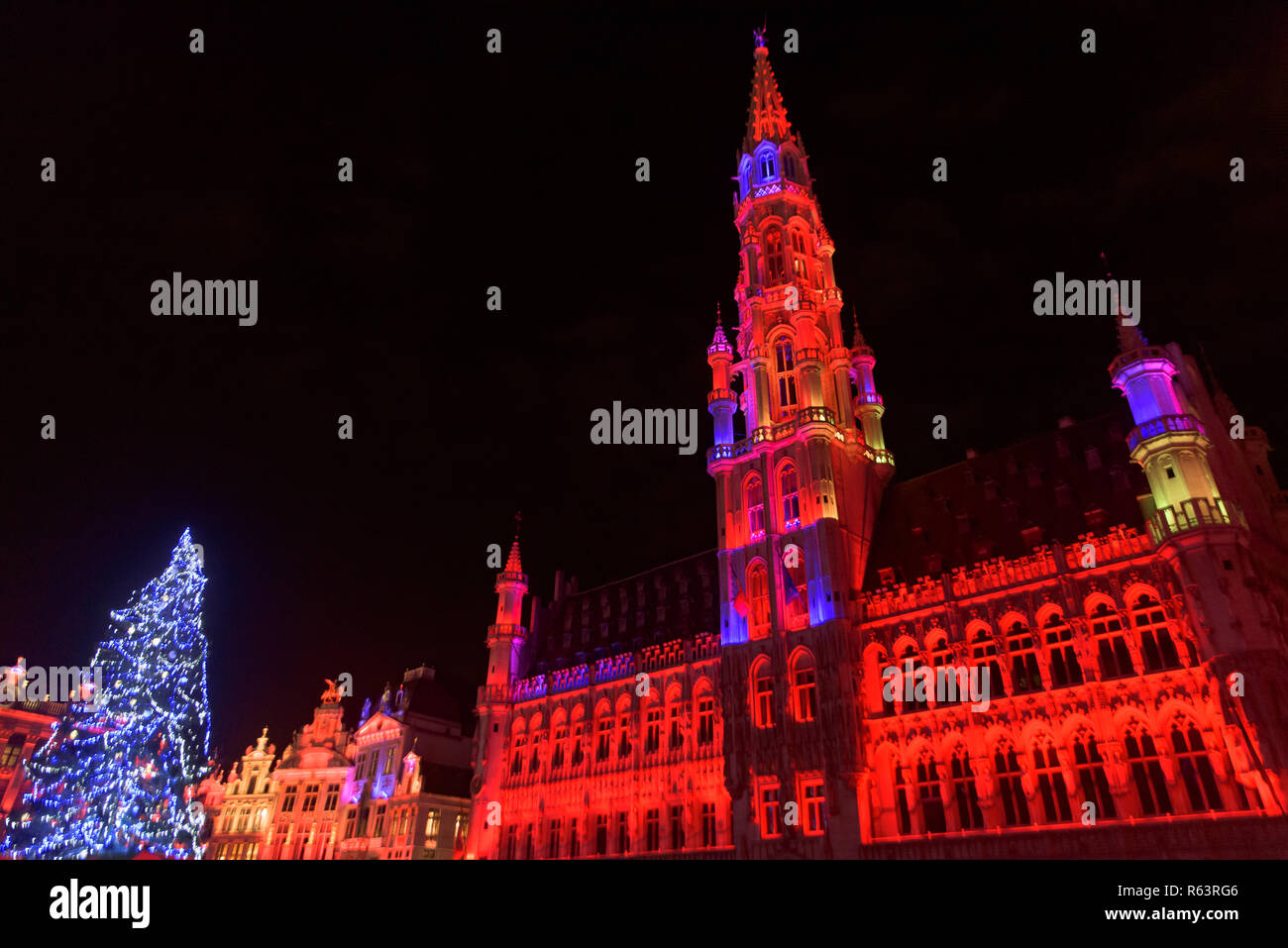 2018 Light show de marché de Noël à l'Hôtel de Ville, Grand-Place, Bruxelles, Belgique Banque D'Images