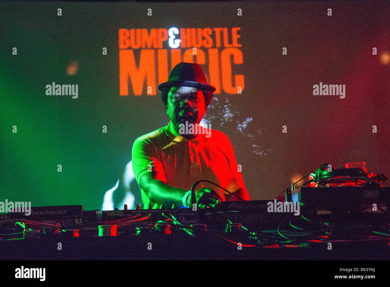 London UK 1 Octobre 2017 DJ Norman Jay MBE au NSI Art Café, dans le sud de Londres. Banque D'Images