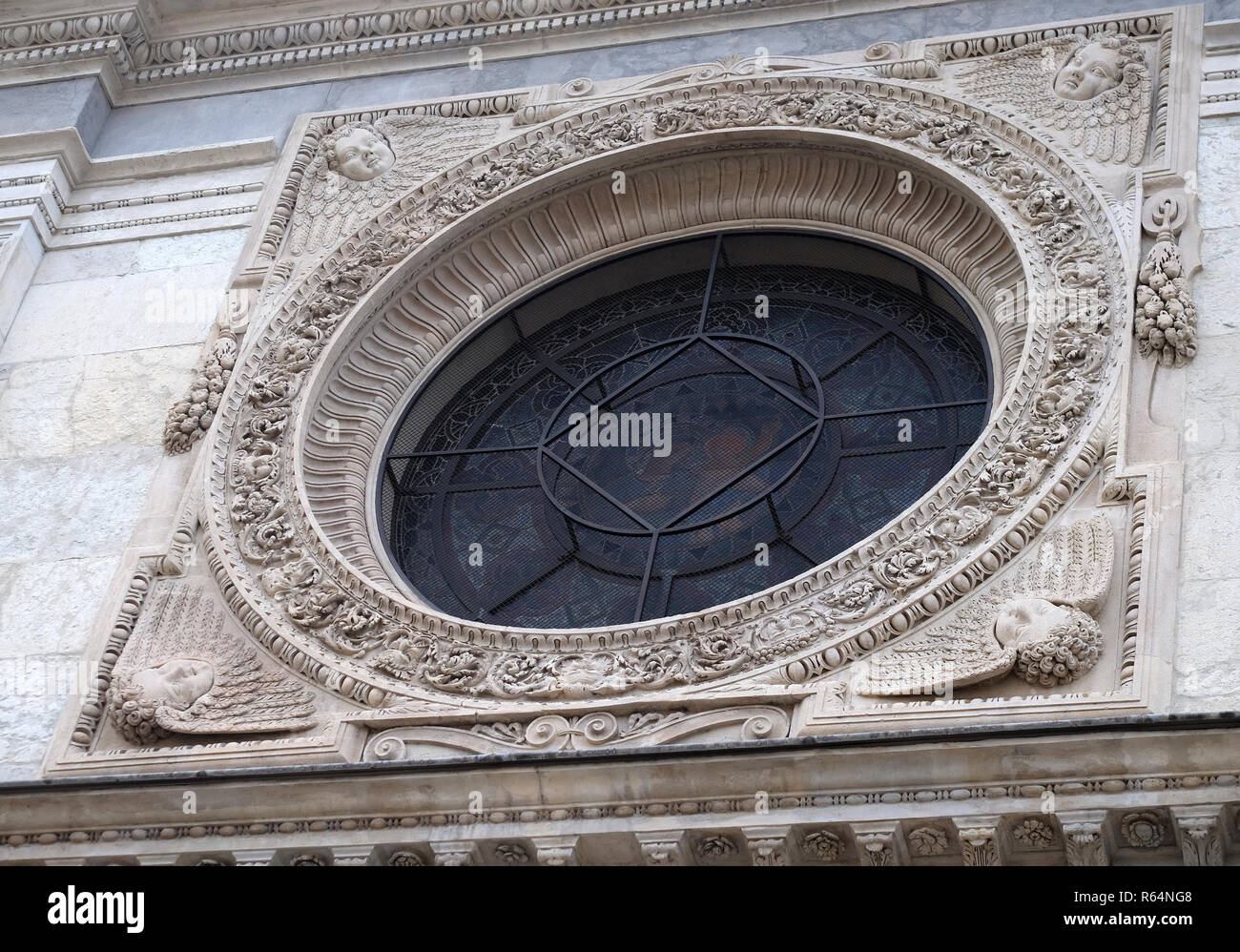 Rose sur le portail de la cathédrale de Saint Laurent à Lugano, Suisse Banque D'Images