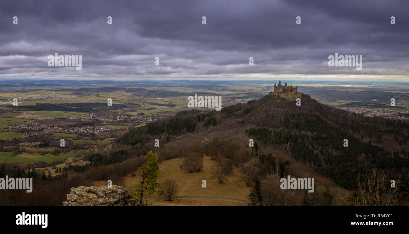 Tower Bridge Zellerhorn auf die Burg Hohenzollern Banque D'Images