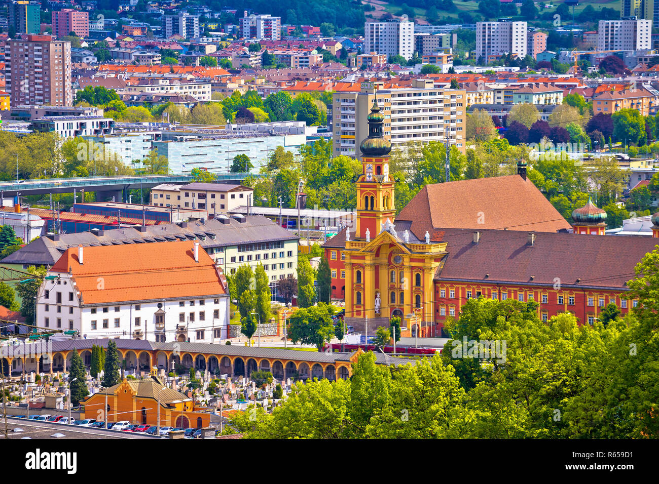 Vue panoramique vue aérienne d'Innsbruck dans les Alpes Banque D'Images