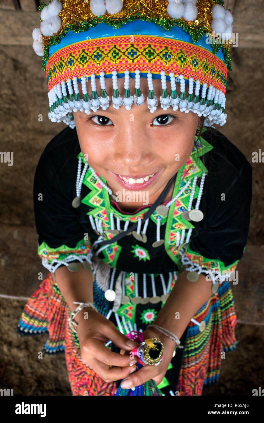 Portrait d'une fille Hmong près de Luang Prabang au Laos Banque D'Images